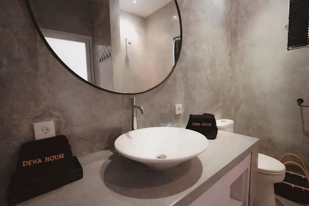Elegant 5 Bdr Villa In The Heart Of Seminyak