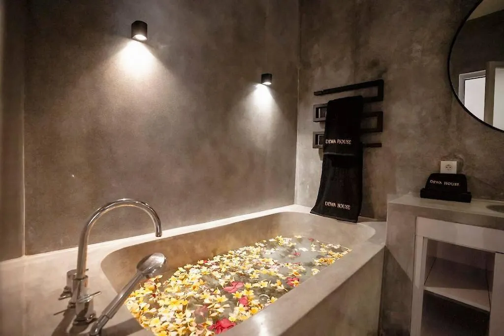 Elegant 5 Bdr Villa In The Heart Of Seminyak