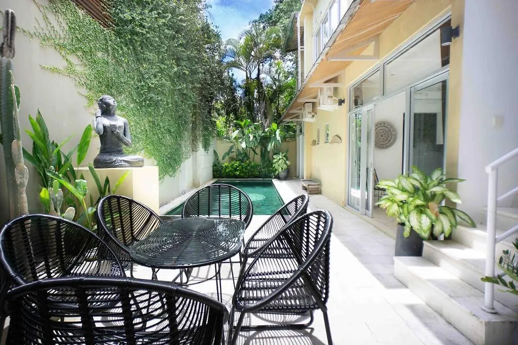 Elegant 5 Bdr Villa In The Heart Of Seminyak location