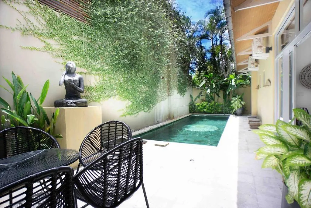 Elegant 5 Bdr Villa In The Heart Of Seminyak